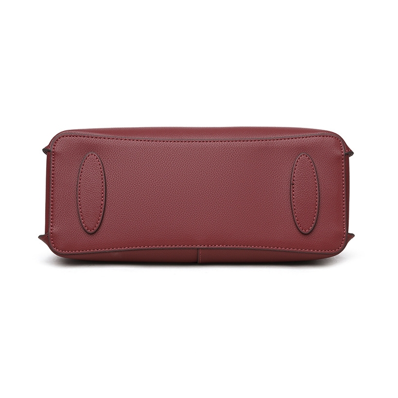 贅沢で高級感牛革トートバッグ