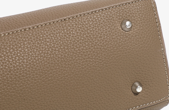 上質なシボ革トートバッグ