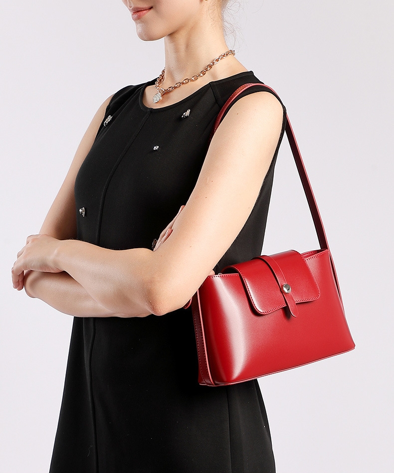 光沢感の肩掛けバッグ|牛革ショルダーバッグ