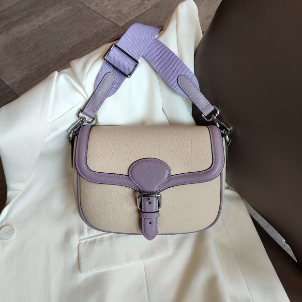 高品質な牛革クロスボディバッグ|精巧で可愛らしいサドルバッグ