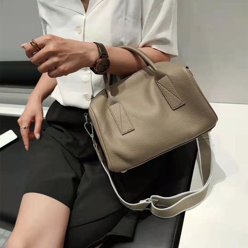 厳選された牛革ボストンバッグ