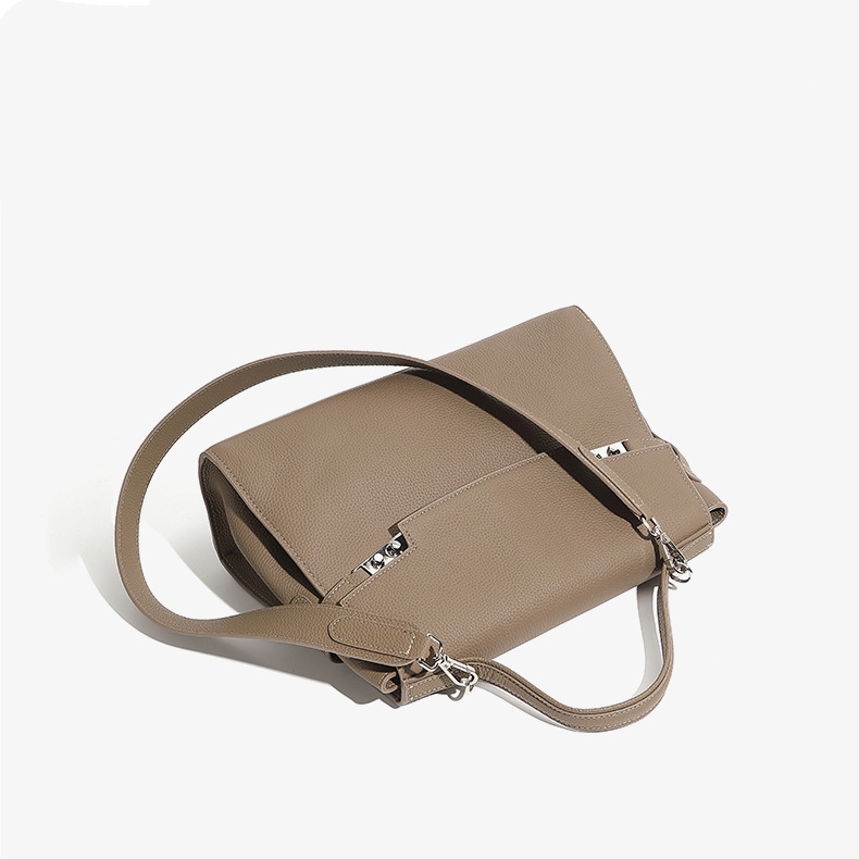 上質なシボ革トートバッグ