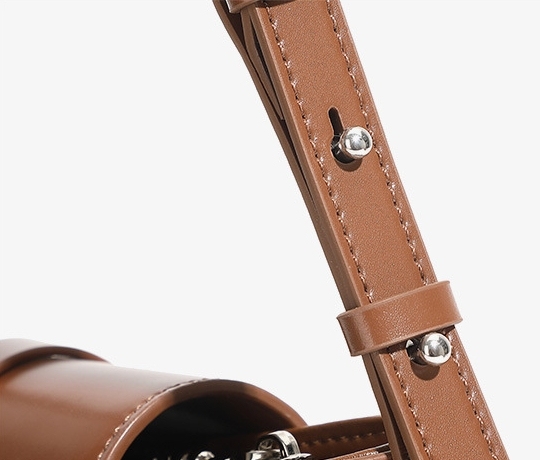 光沢感の肩掛けバッグ|牛革ショルダーバッグ