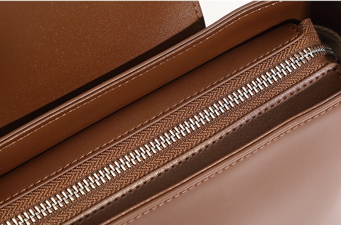 光沢感の肩掛けバッグ|牛革ショルダーバッグ