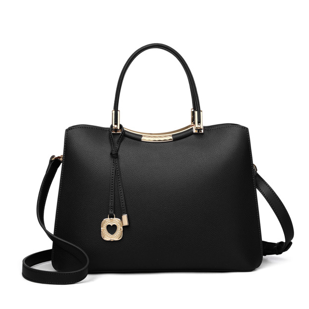 贅沢で高級感牛革トートバッグ