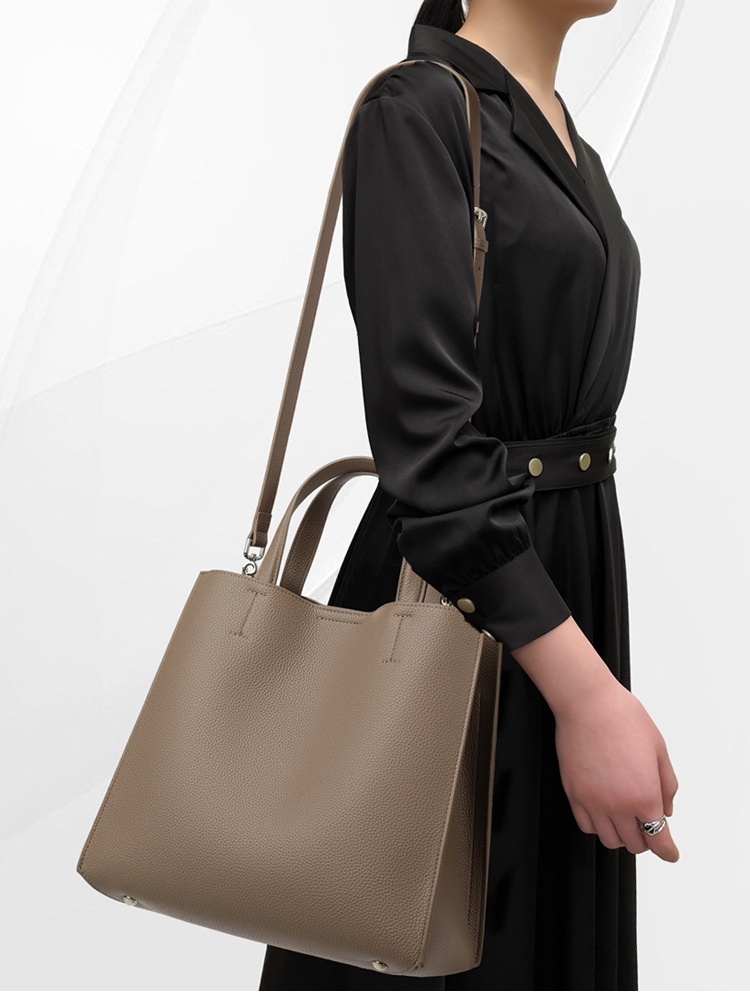 高級シボ革採用 大人のためのシンプルレザートート