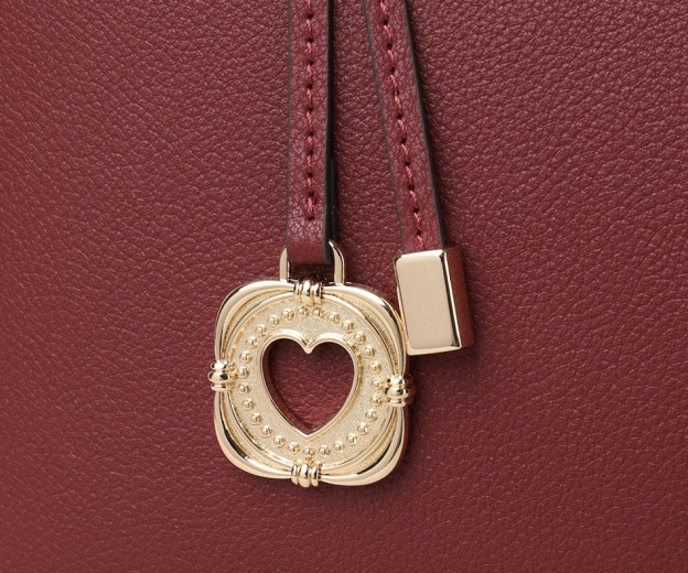 贅沢で高級感牛革トートバッグ