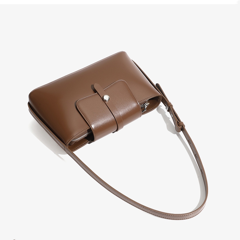 光沢感の肩掛けバッグ|牛革ショルダーバッグ