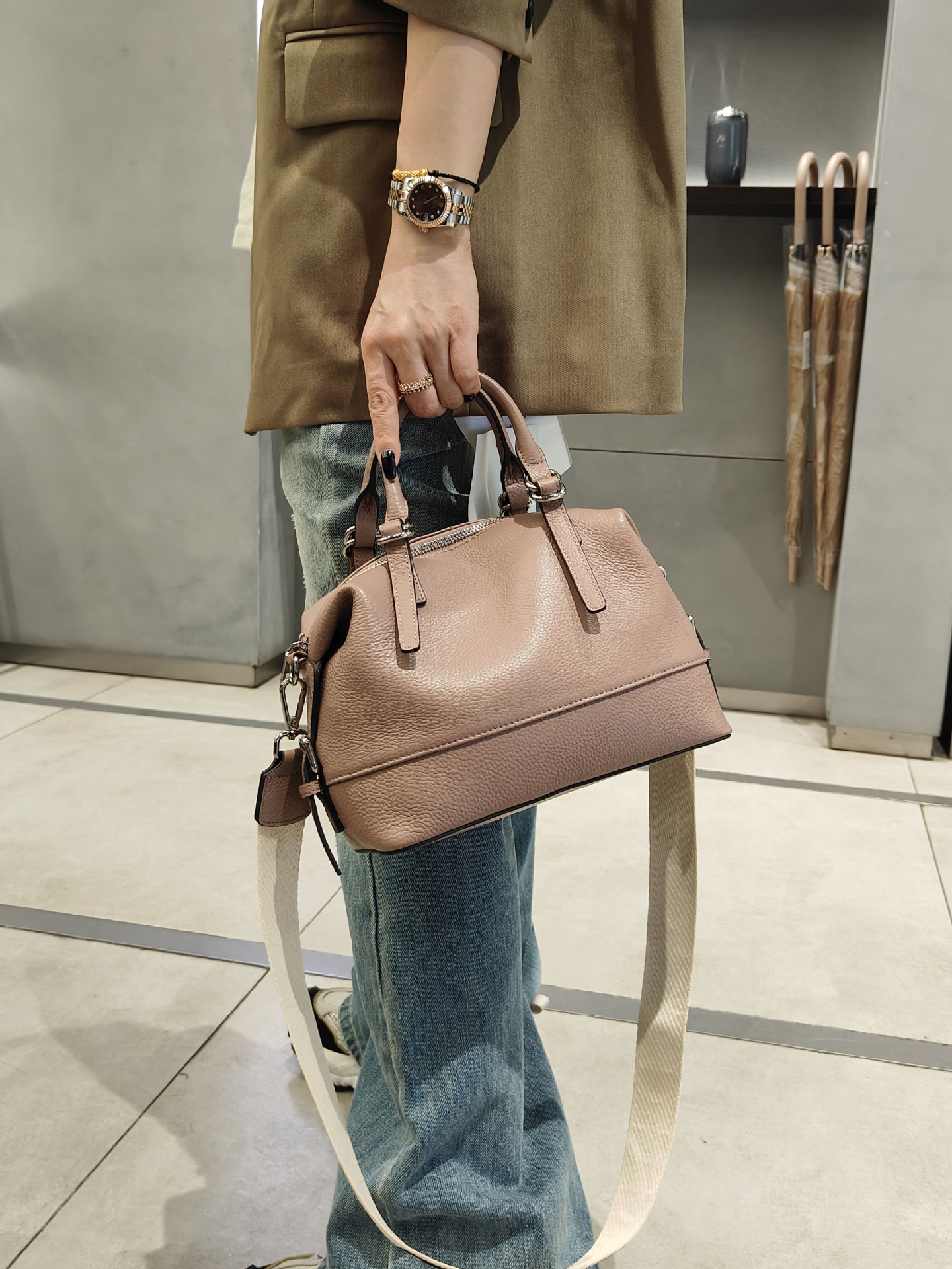 シンプルながらも高級感が牛革ボストンバッグ|5色