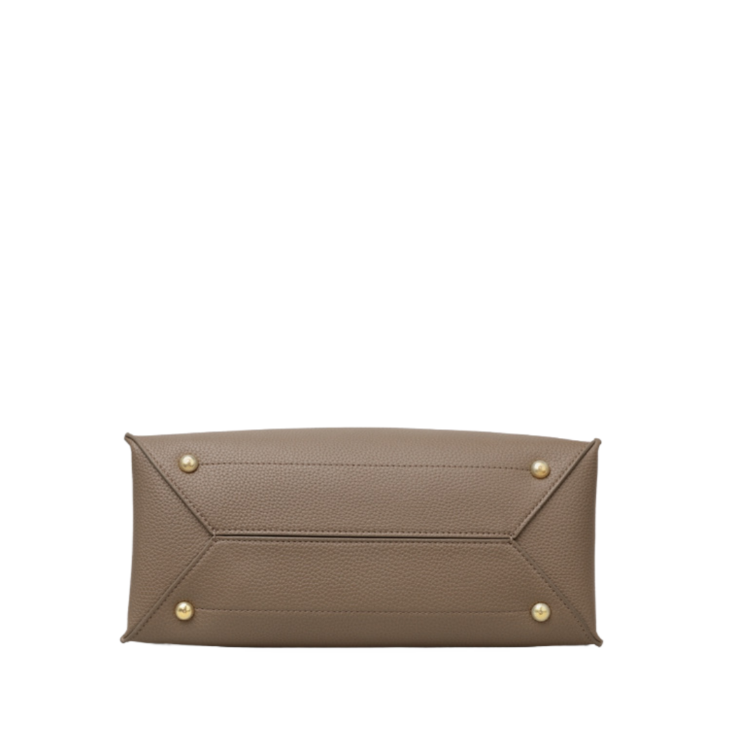 高級シボ革採用 大人のためのシンプルレザートート