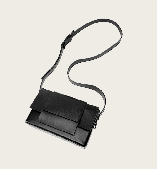 フラップ式 ミニショルダーバッグ |本革斜めがけバッグ