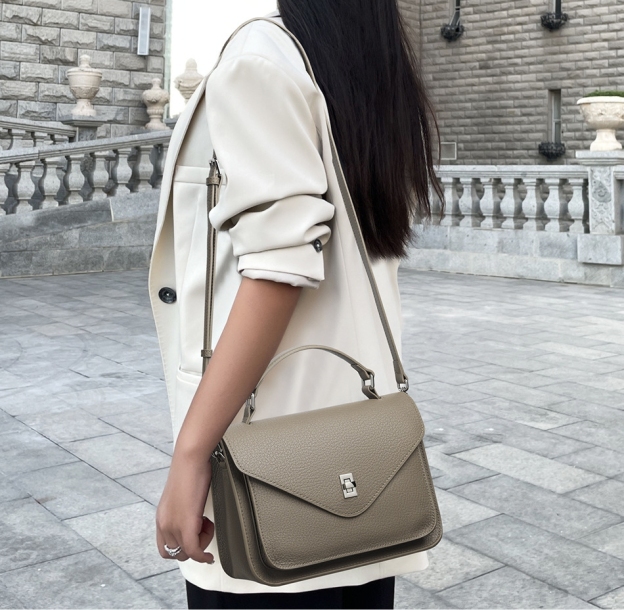 高級牛革メッセンジャー2WAYバッグ