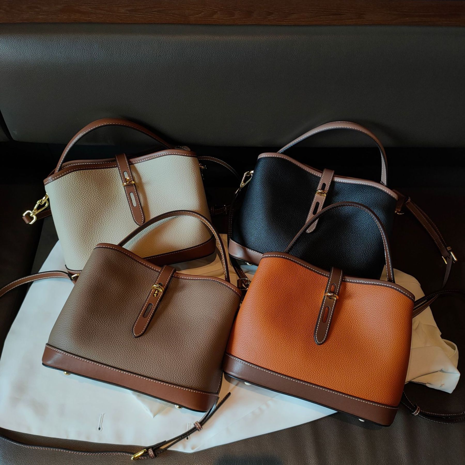 贅沢で高級感が本革ショルダーバッグ