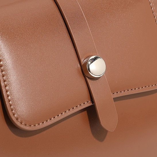 光沢感の肩掛けバッグ|牛革ショルダーバッグ