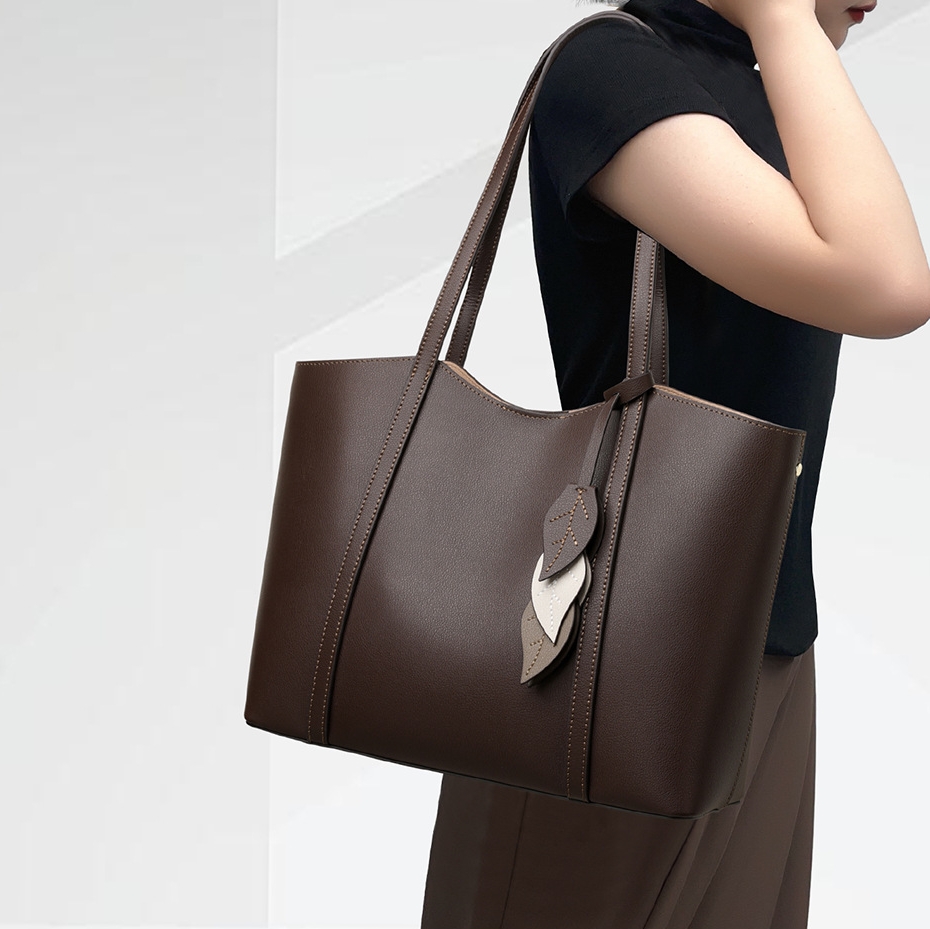 通勤に最適大容量牛革トートバッグ 