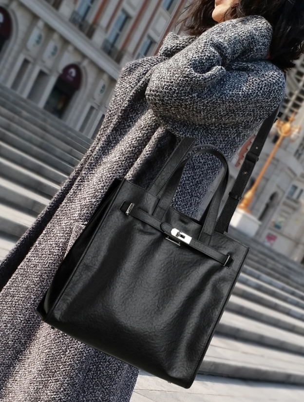 レザー縦長トートバッグ