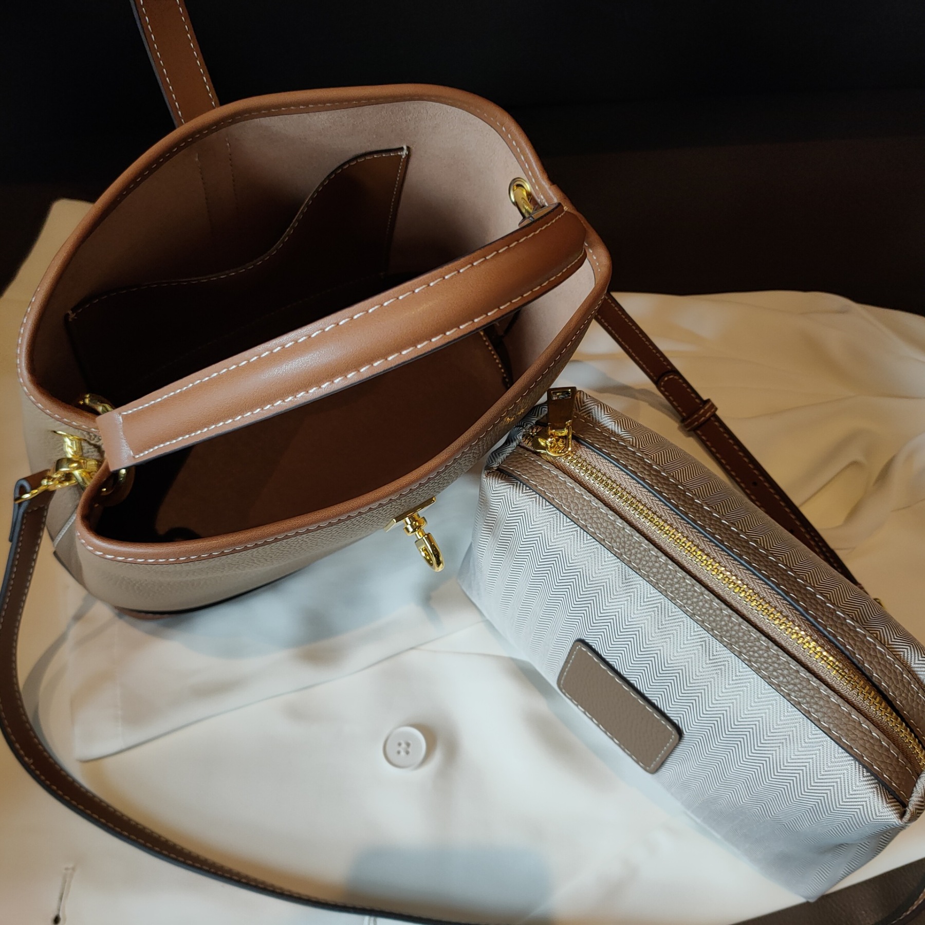 贅沢で高級感が本革ショルダーバッグ