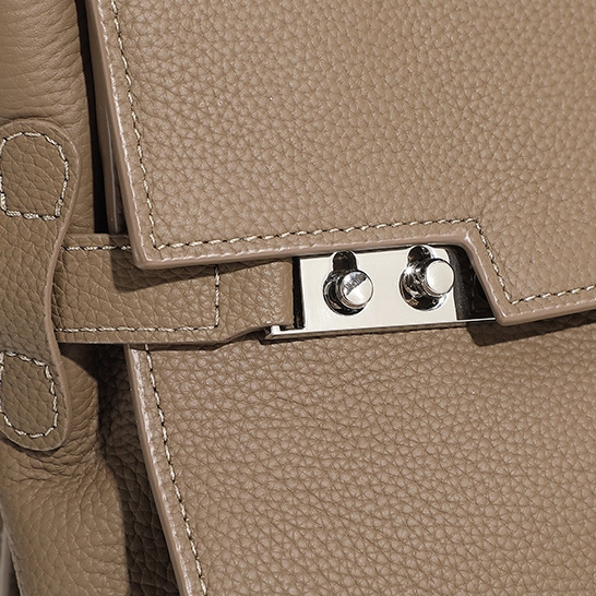 上質なシボ革トートバッグ