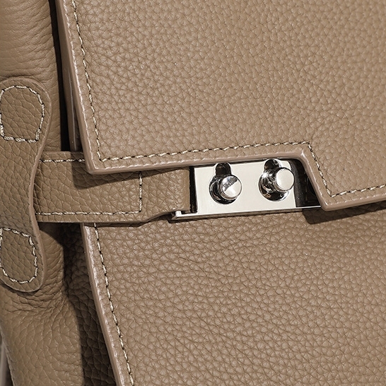 上質なシボ革トートバッグ