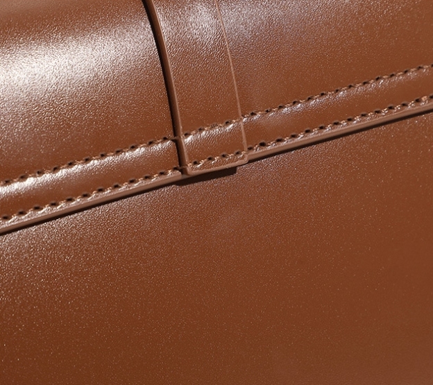 光沢感の肩掛けバッグ|牛革ショルダーバッグ