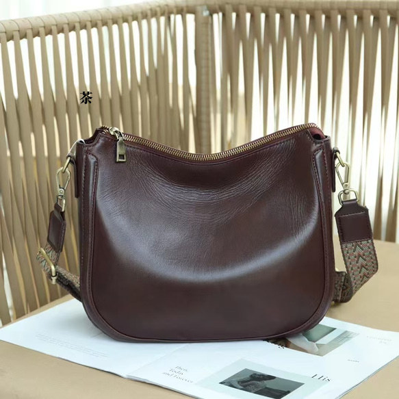 レトロ ! • 茶|黒•天然牛革ショルダーバッグ•2本の肩ベルトを付属