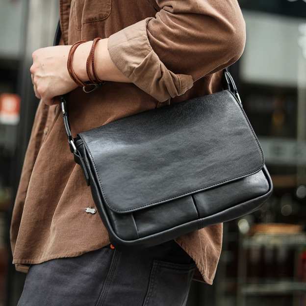 植物タンニン鞣しの牛革ショルダーバッグ-XK3086532HD