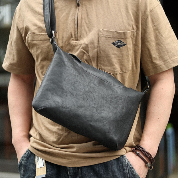 植物タンニン鞣しの天然牛革ショルダーバッグ、 ショルダ一XK3065002