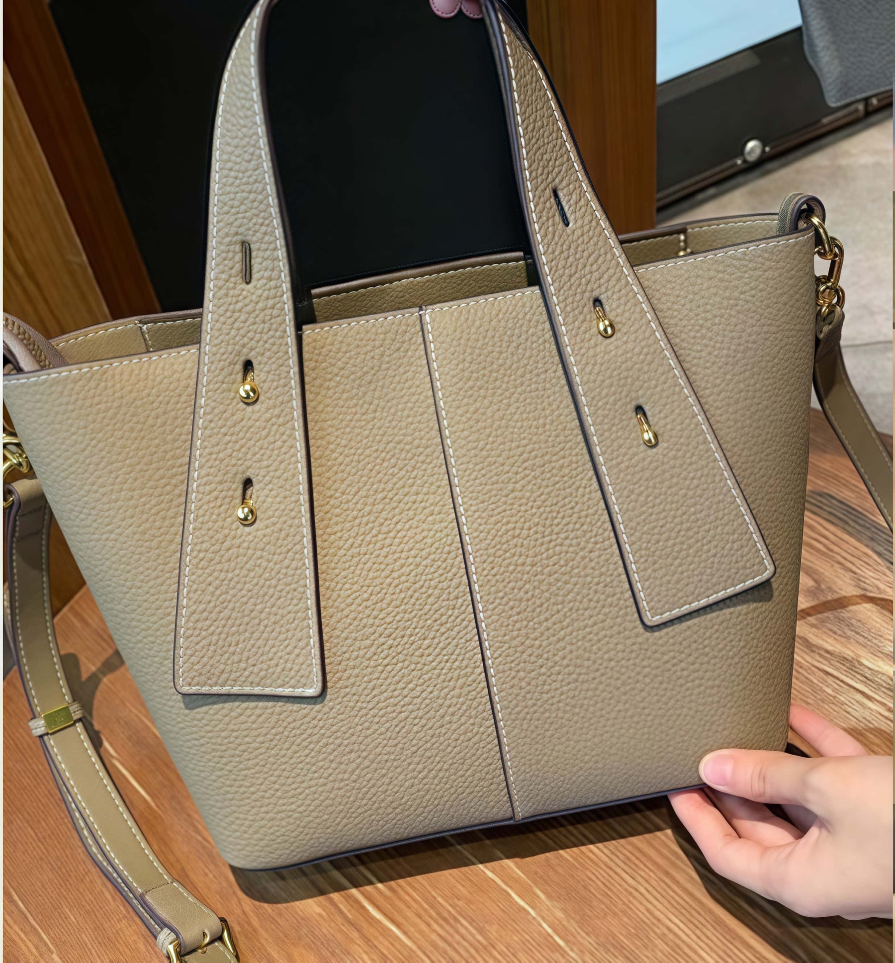 優雅な気質 ！•天然の厚みのある柔らかい牛革ハンドバッグ•牛革ショルダ一バッグ 