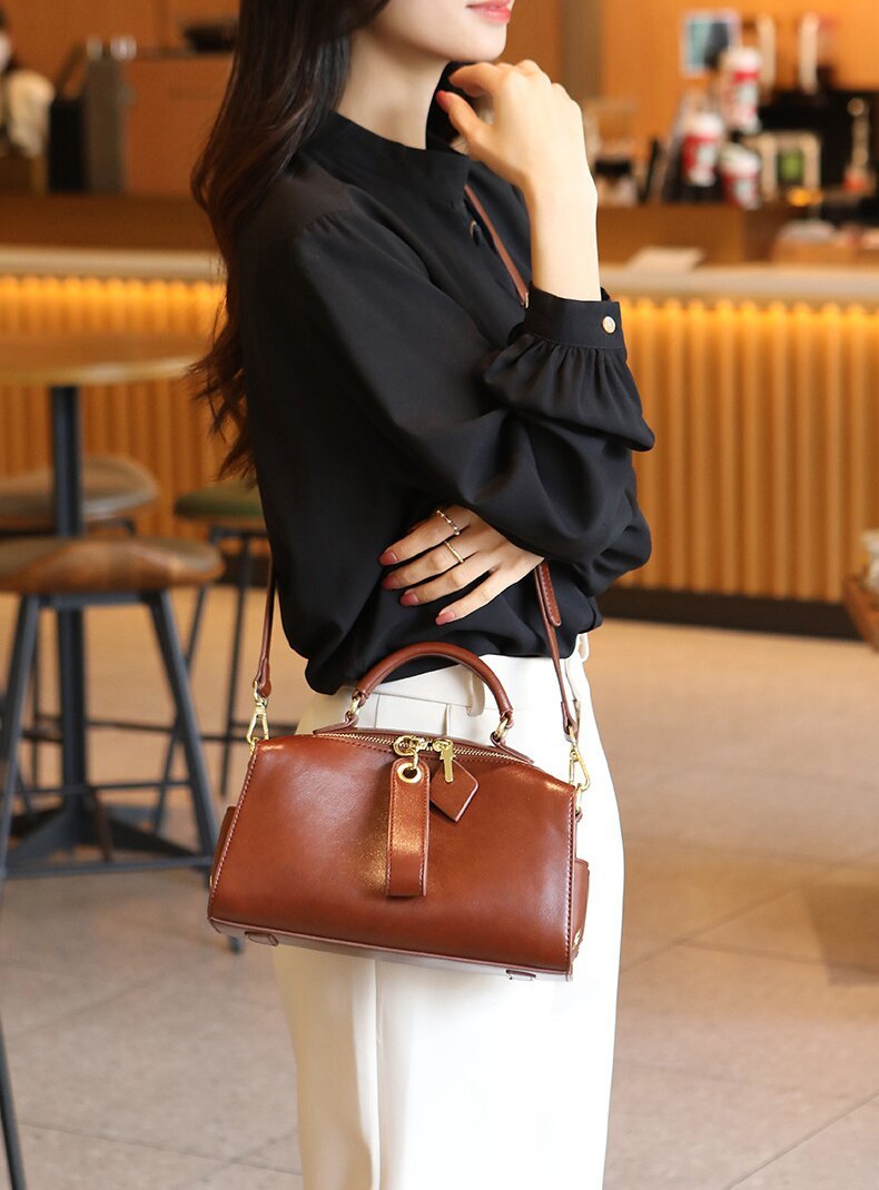 牛革斜め掛けバッグ|牛革ショルダーバッグ|牛革肩がけかばん |手提げバッグ