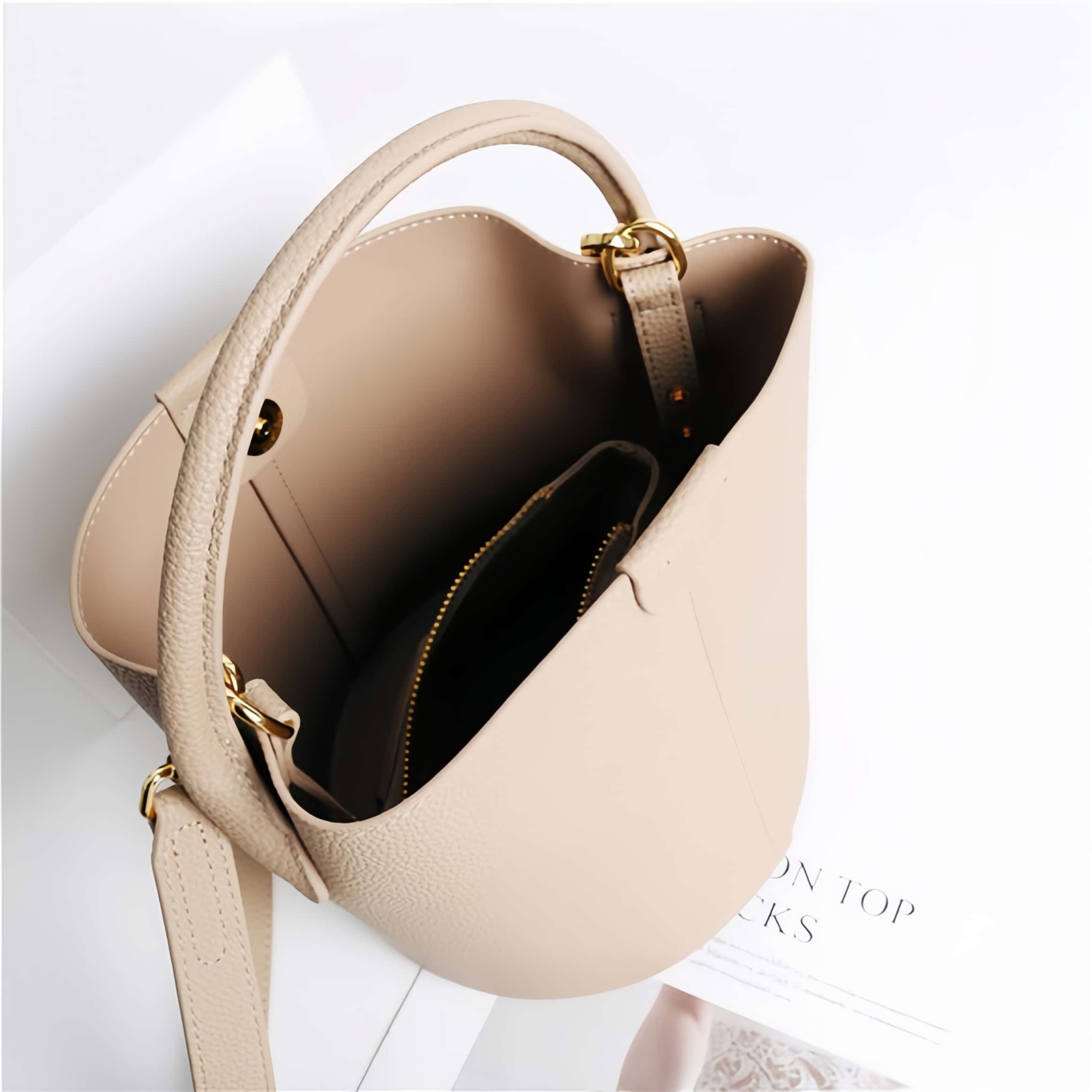 上品なデザイン！•4色•上質な厚手な天然軟めな牛革ハンドバッグ•牛革ショルダーバッグ