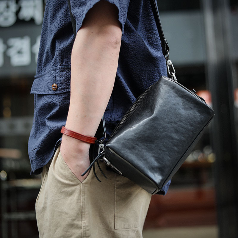 植物タンニン鞣しの天然牛革ショルダーバッグ、ボディバッグ・ウエストバッグ、クラッチバッグ XK2056312HD