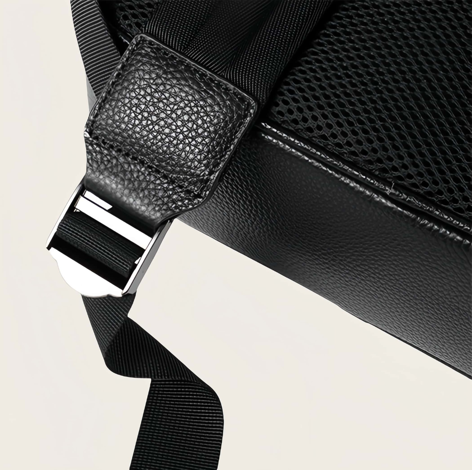 天然牛革製 ビジネス通勤向け ダブルストラップリュック