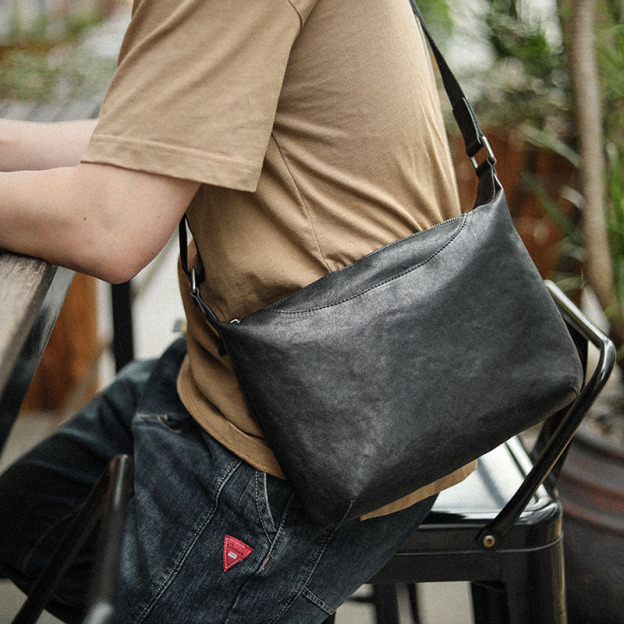 植物タンニン鞣しの天然牛革ショルダーバッグ、 ショルダ一XK3065002