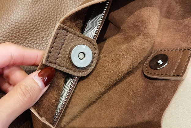 牛革トートバッグ|本革ハンドバッグ|四季を通じて