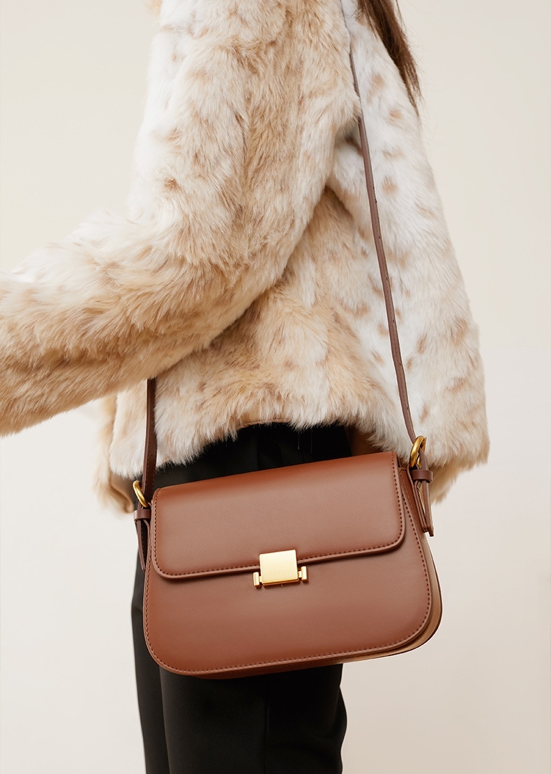 新作！•4色•天然牛革ショルダーバッグ• 牛革肩掛けバッグ