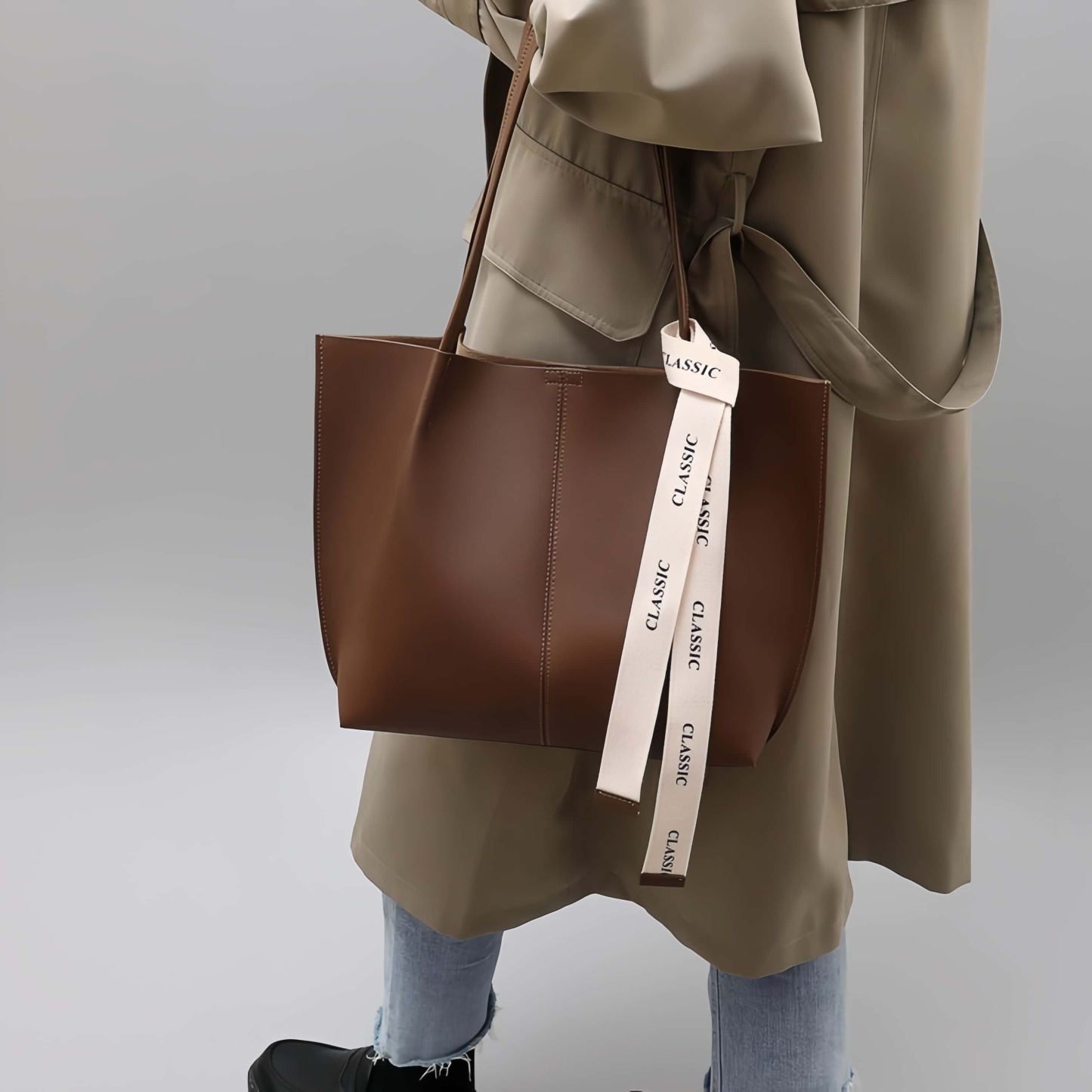 エレガントな牛革製トートバッグ ！通勤や旅行に最適の大容量仕様