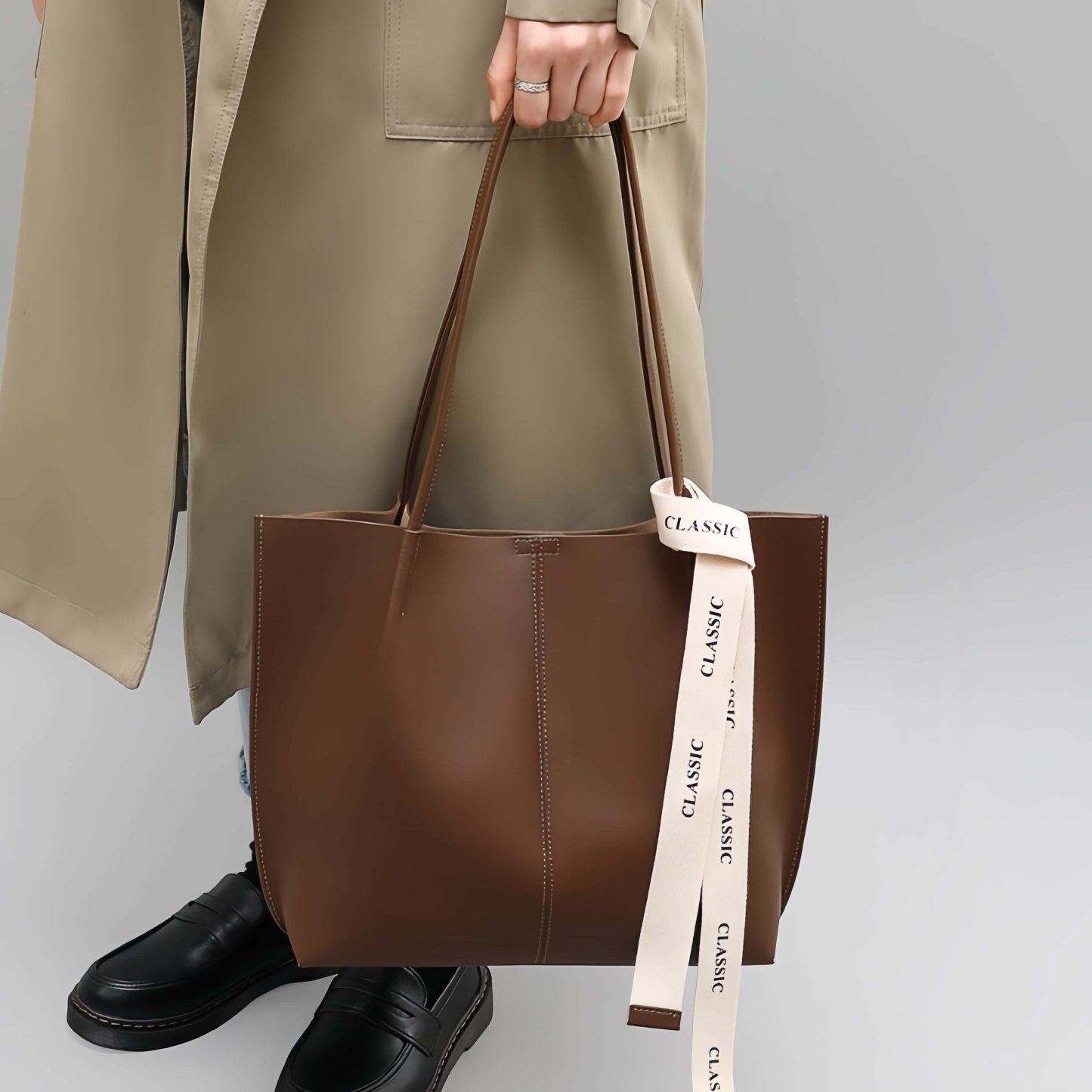 エレガントな牛革製トートバッグ ！通勤や旅行に最適の大容量仕様