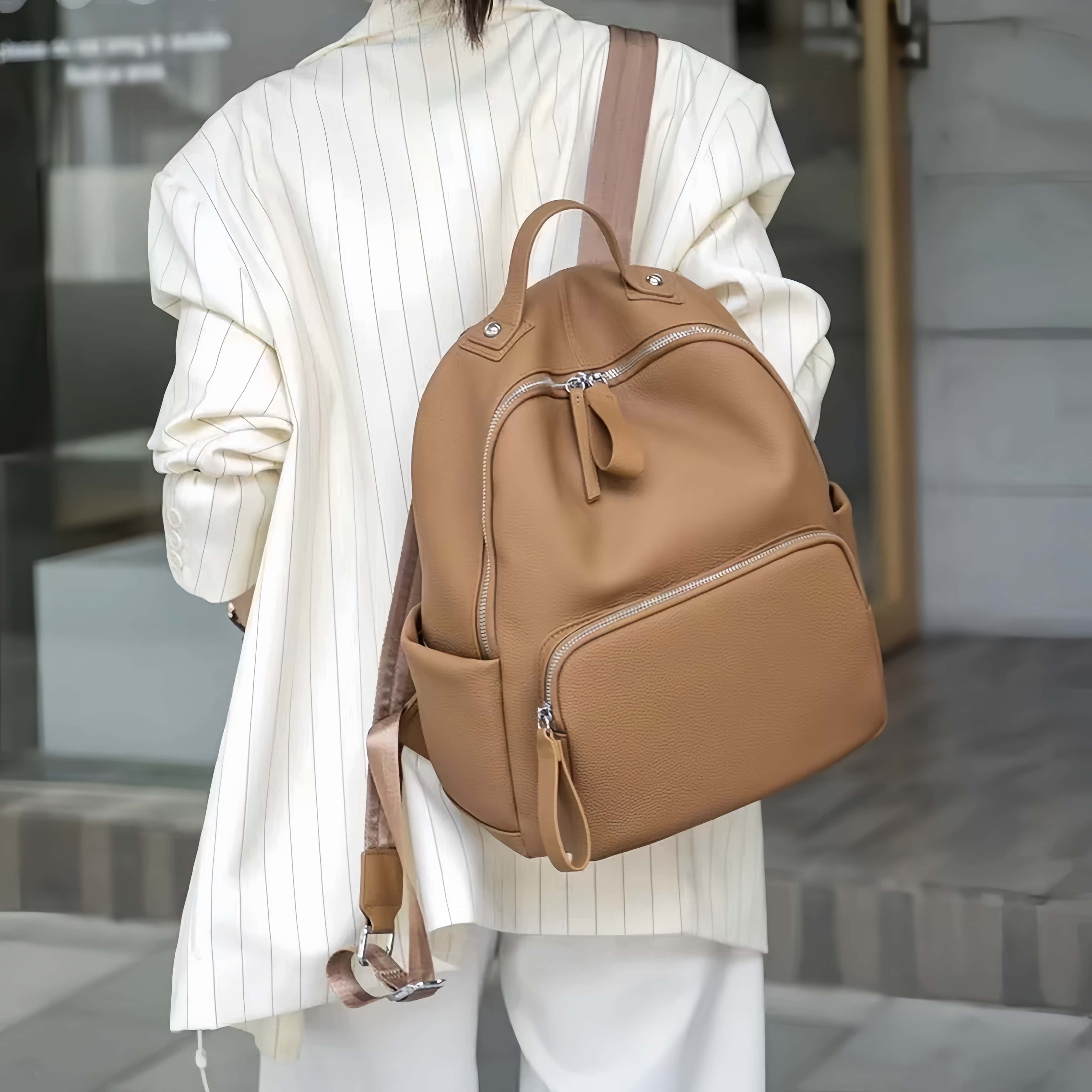 新作•トレンディ!•厚みのある柔らかい牛革リュックサック