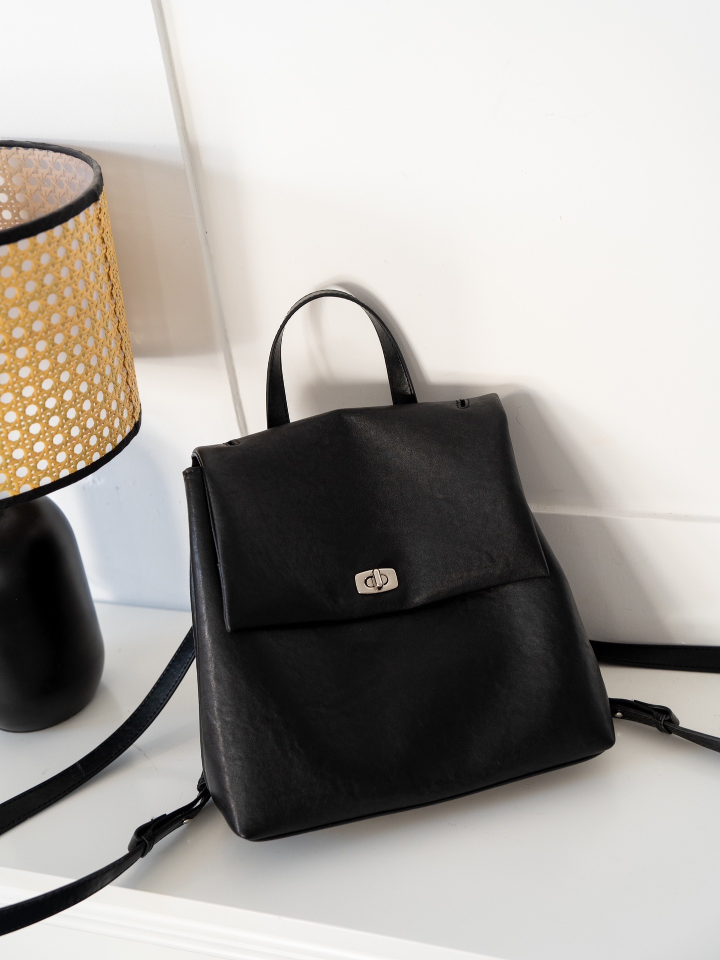 3in1多機能！•3色•3つの使用モードを切り替え自在！•天然な牛革リユックバック•牛革ショルダーバッグ•ハンドバッグ