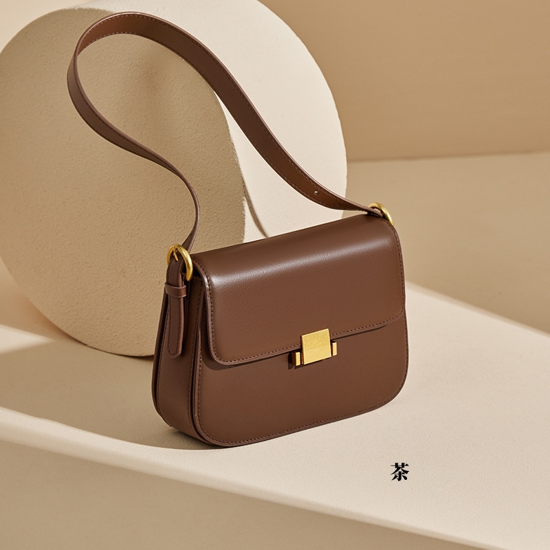 新作！•4色•天然牛革ショルダーバッグ• 牛革肩掛けバッグ