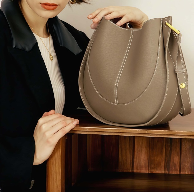 4色|上質な牛革ショルダーバッグ|トートバッグ|内ポケット+外ポケット