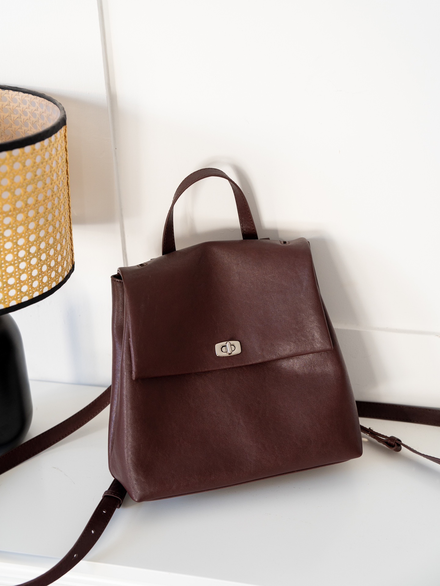 3in1多機能！•3色•3つの使用モードを切り替え自在！•天然な牛革リユックバック•牛革ショルダーバッグ•ハンドバッグ