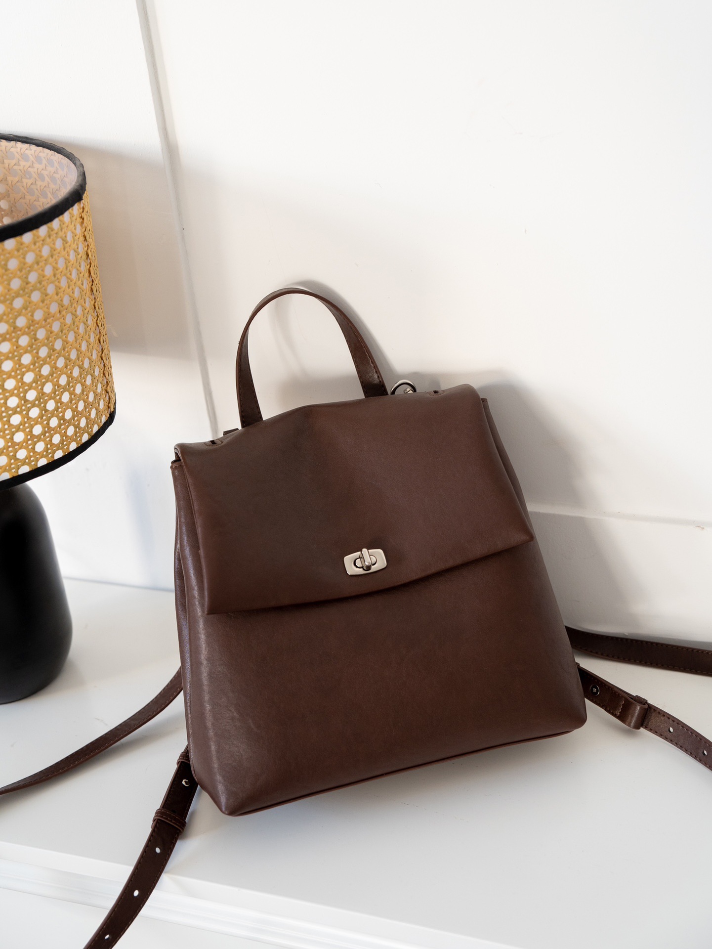 3in1多機能！•3色•3つの使用モードを切り替え自在！•天然な牛革リユックバック•牛革ショルダーバッグ•ハンドバッグ