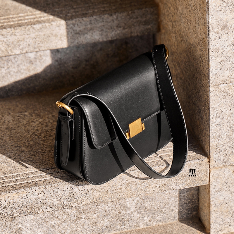 新作！•4色•天然牛革ショルダーバッグ• 牛革肩掛けバッグ