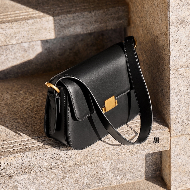 新作！•4色•天然牛革ショルダーバッグ• 牛革肩掛けバッグ