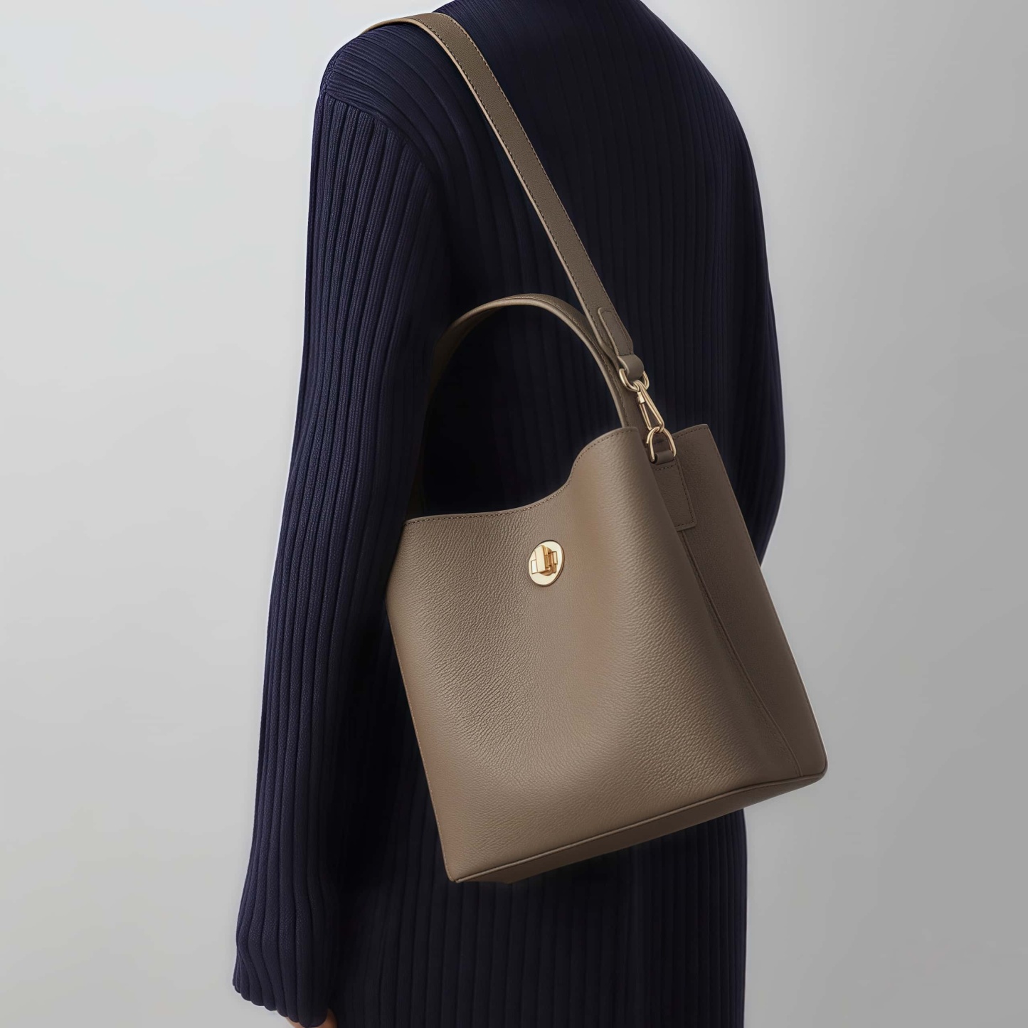 3WAY|厚みある柔らかい天然牛革製ハンドバッグ兼ショルダーバッグ|2本の肩ベルト付属