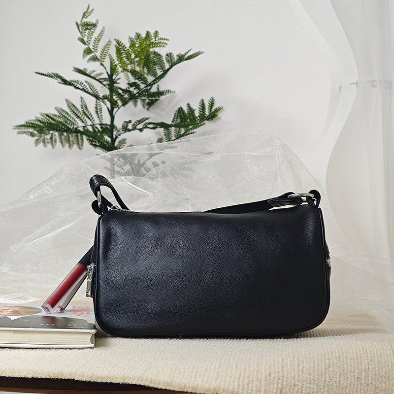 ユニセックス※ 黒|茶|グレー|3色※天然牛革ショルダーバッグ