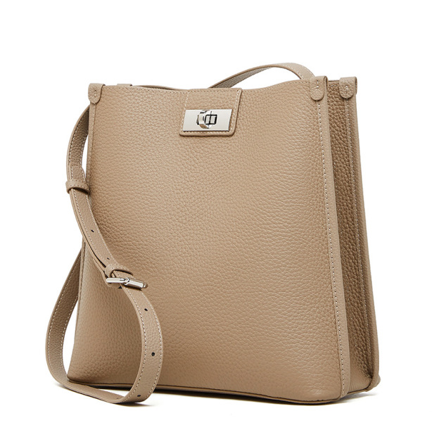 細部まで丁寧 ！|黒|カーキ|天然牛革斜ショルダーバッグ|牛革肩掛けバッグ