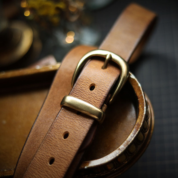 植物タンニン鞣しの天然牛革のレトロスタイル手作りベルトPD909922HD