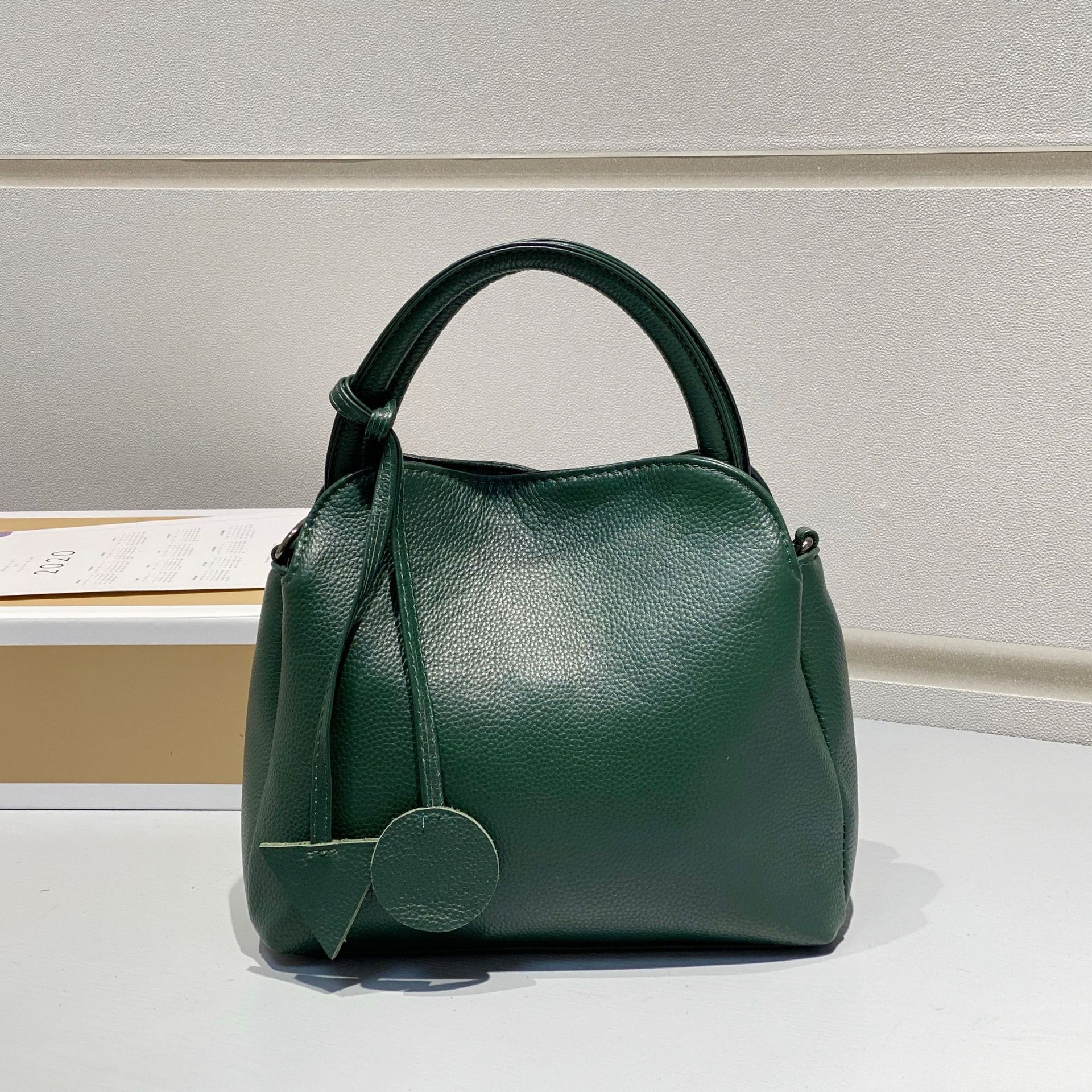 レトロ•厚みのある柔らかい天然牛革ショルダーバッグ•牛革ハンドバッグ